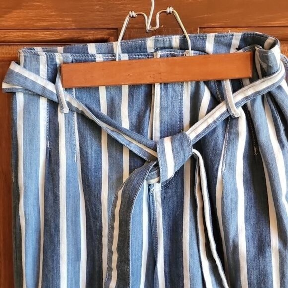 Ann Taylor High Waisted Wide Leg Belted Blue Jean Sz. 0 Capris w Pockets - Picture 3 of 10